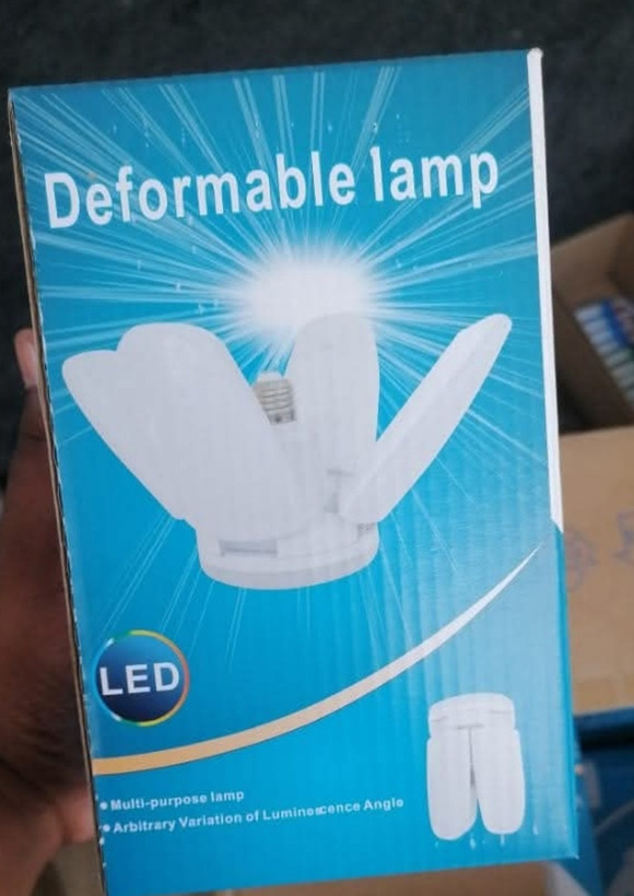 لامپ LED تاشو 60 وات با طراحی 4 پره